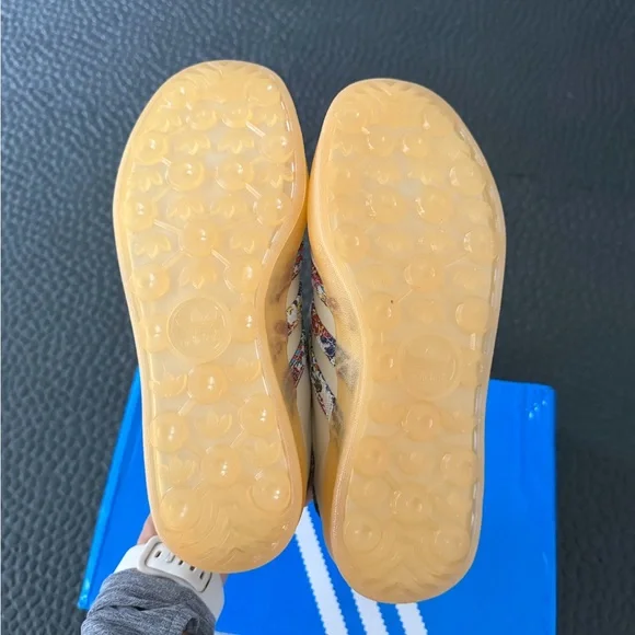 BRAND NEW, never worn! Adidas Gazelle Liberty London. Off white floral. Size 5. - Picture 9 of 11